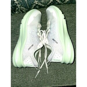 Ryka No Limit Women's Sneakers. Size 6 Med. Item No. J827-25.